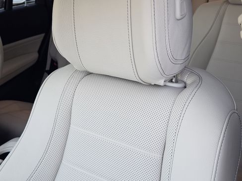 Certified 2025 Mercedes-Benz GLS 450 4MATIC image 15