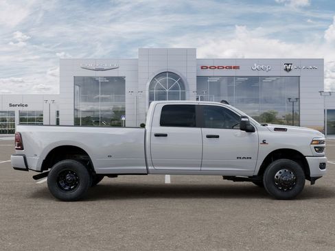 New 2026 RAM 3500 Big Horn AWD/4WD image 22