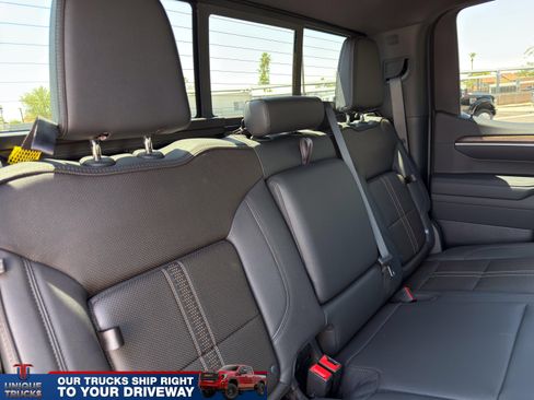 Used 2026 Chevrolet Silverado 1500 High Country w/ Midnight Edition AWD/4WD image 28