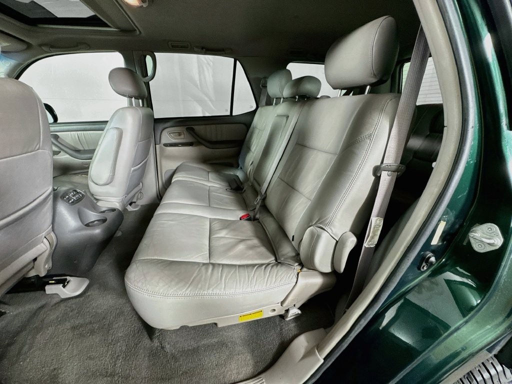 Used 2001 Toyota Sequoia Limited RWD image 28