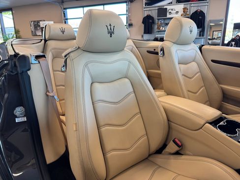 Used 2014 Maserati GranTurismo Convertible RWD image 37