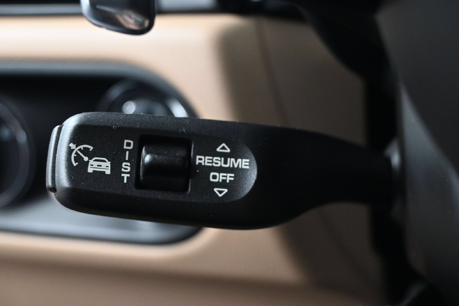 Certified 2025 Porsche Macan AWD/4WD image 22