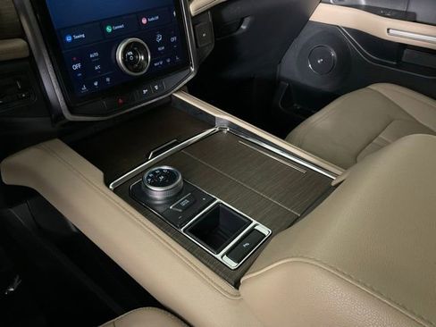 Certified 2022 Ford Expedition Limited image 18