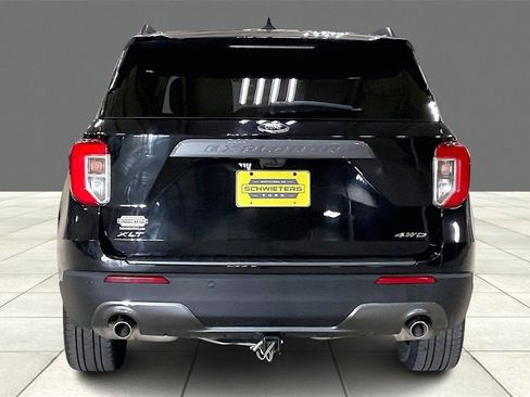 Certified 2023 Ford Explorer XLT w/ Equipment Group 202A image 4