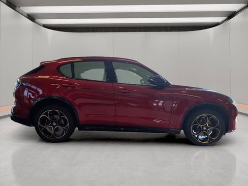 New 2025 Alfa Romeo Stelvio Sprint image 4