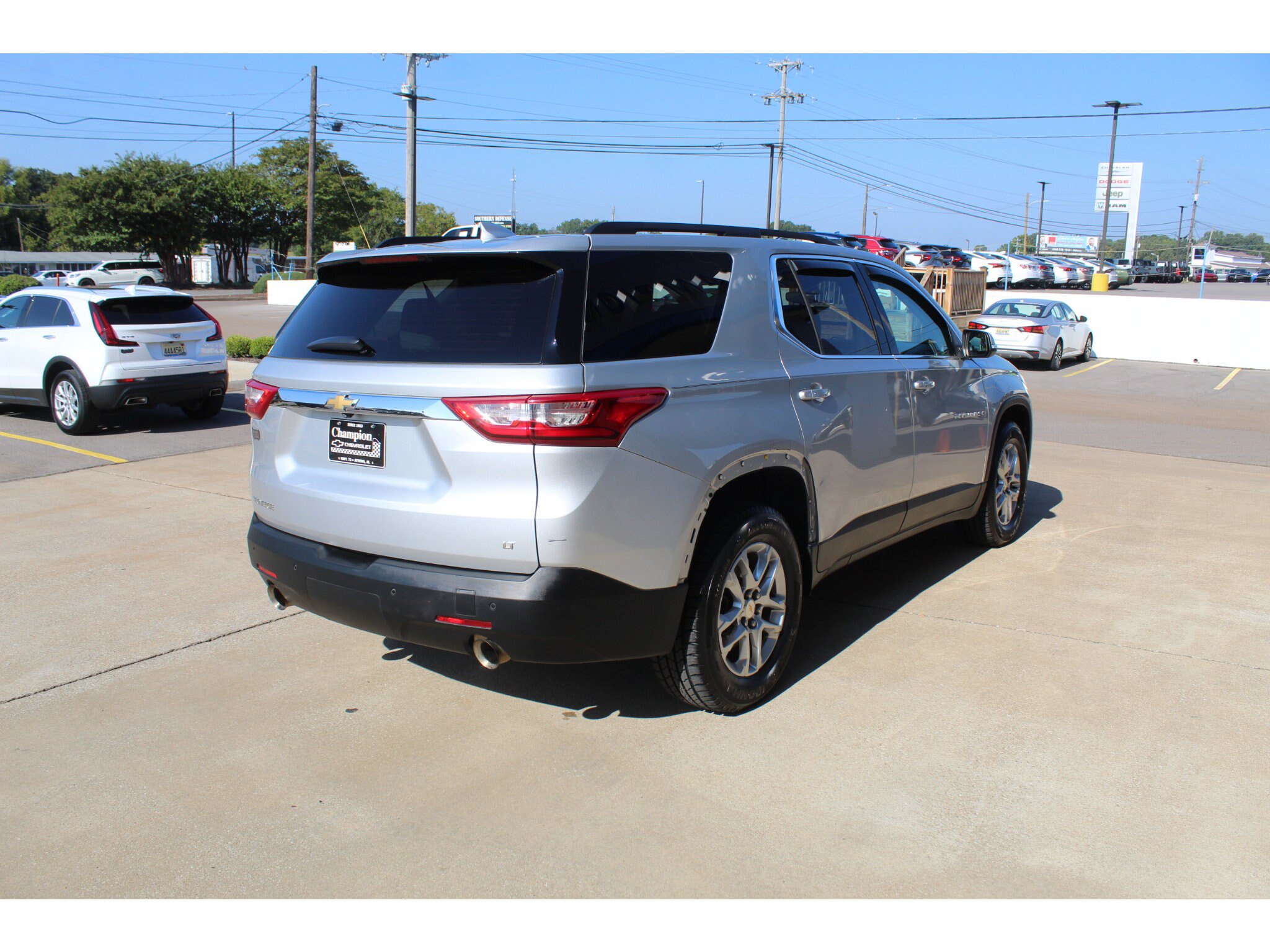 Used 2021 Chevrolet Traverse LT FWD image 5