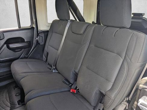 Used 2019 Jeep Wrangler Unlimited Sport S AWD/4WD image 18