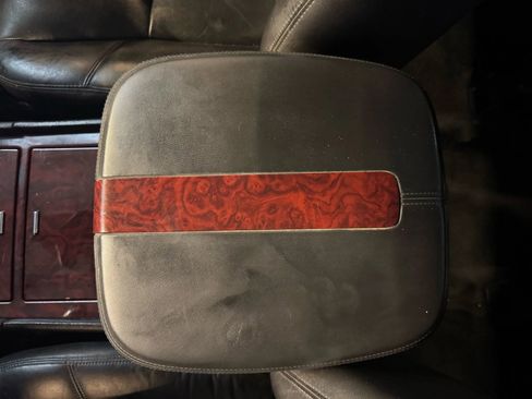 Used 2011 Cadillac Escalade EXT Premium image 23