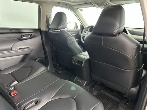 Used 2026 Toyota Highlander XLE AWD/4WD image 29