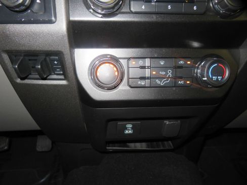 Used 2020 Ford F250 XL w/ STX Appearance Package AWD/4WD image 41