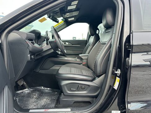 Used 2025 Ford Explorer ST-Line image 28