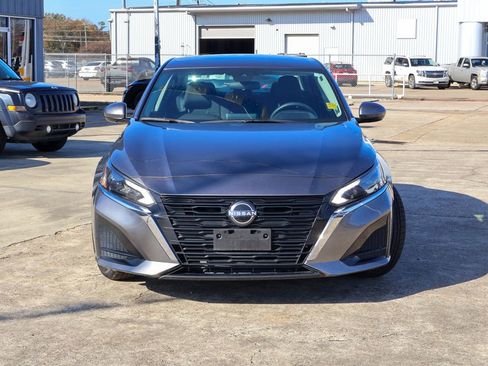 Used 2023 Nissan Altima 2.5 SV image 21