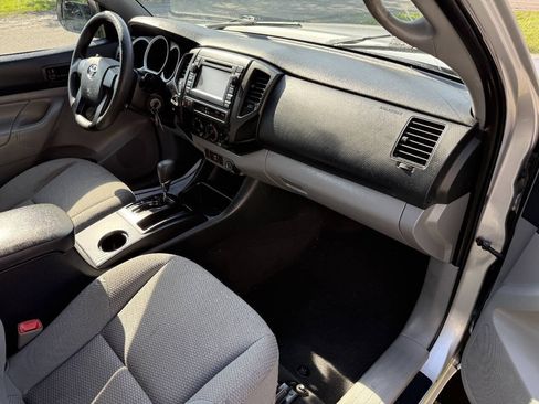 Used 2013 Toyota Tacoma 4x4 Regular Cab image 14