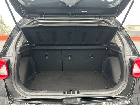 Certified 2025 Hyundai Venue SEL image 24