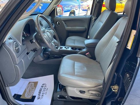 Used 2005 Jeep Liberty Limited AWD/4WD image 22