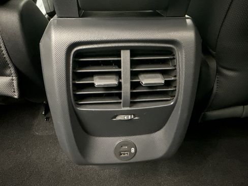 Used 2022 Ford Mustang Mach-E Select image 19