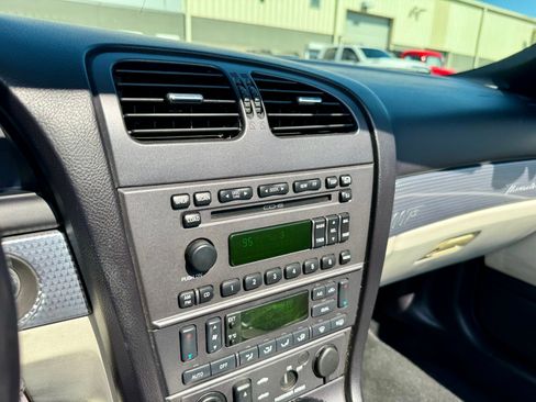 Used 2003 Ford Thunderbird image 46