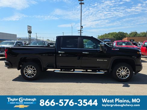 New 2026 Chevrolet Silverado 2500 LT w/ Z71 Chrome Sport Edition AWD/4WD image 10