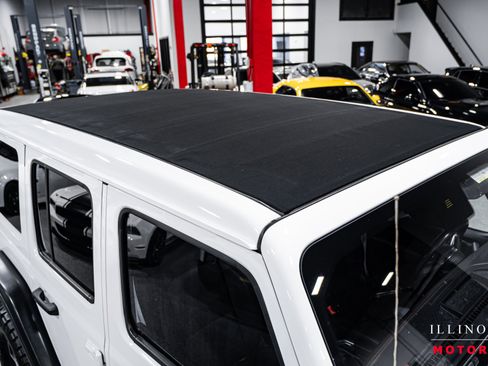 Used 2019 Jeep Wrangler Unlimited Rubicon image 16