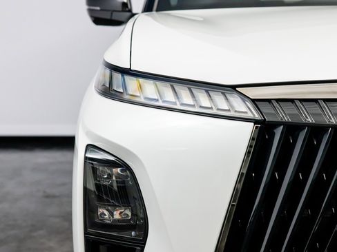 Used 2025 INFINITI QX80 Autograph image 3