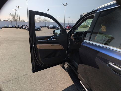 Certified 2024 Cadillac Escalade Premium Luxury w/ Performance Package image 22