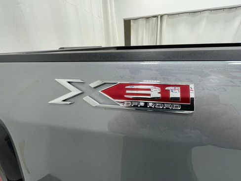 New 2026 GMC Sierra 1500 SLE image 5