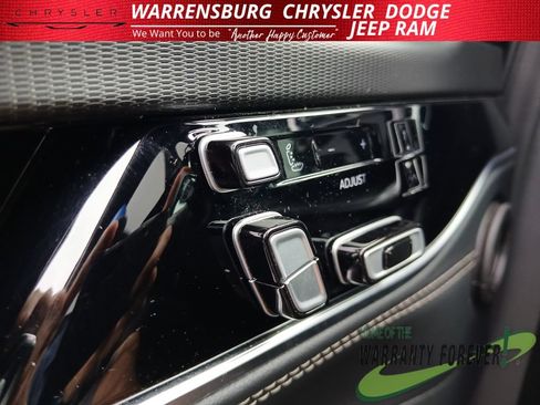 Used 2024 Jeep Grand Wagoneer L Series II w/ Quick Order Packagew 28T AWD/4WD image 35