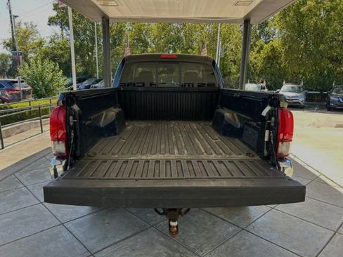 Used 2019 Toyota Tacoma SR5 image 4