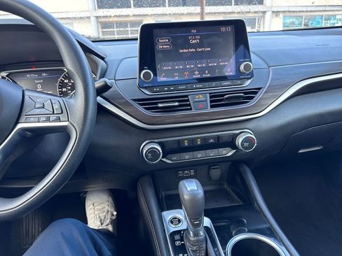 Used 2023 Nissan Altima 2.5 SV image 17