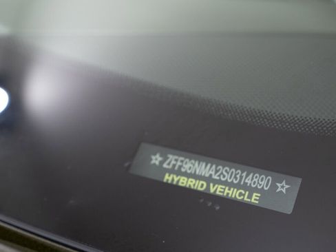 Used 2025 Ferrari SF90 Spider image 33