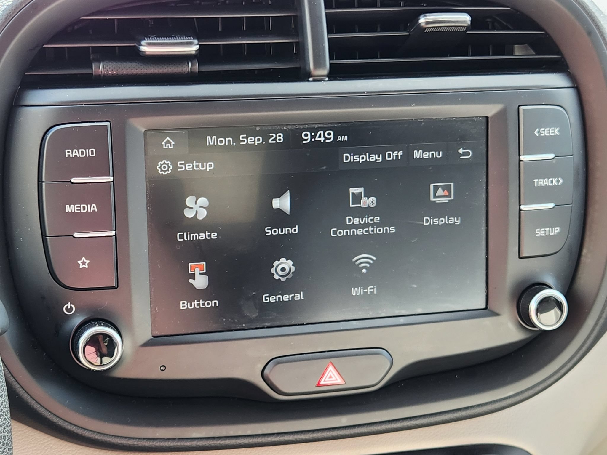 Used 2025 Kia Soul LX w/ LX Technology Package FWD image 20