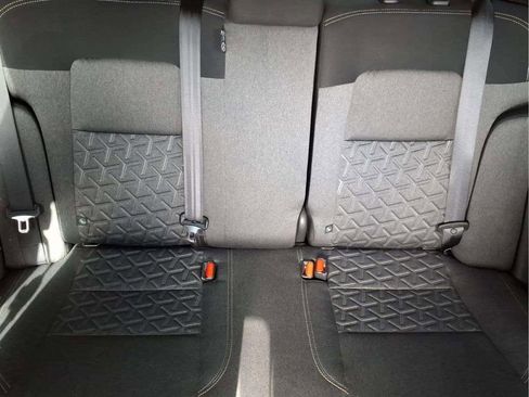 Used 2025 Nissan Kicks SV image 17