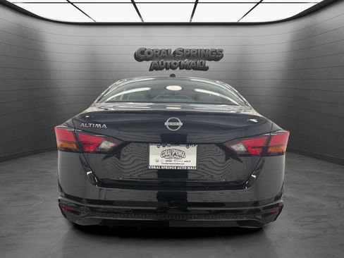 Certified 2025 Nissan Altima 2.5 SV FWD image 4