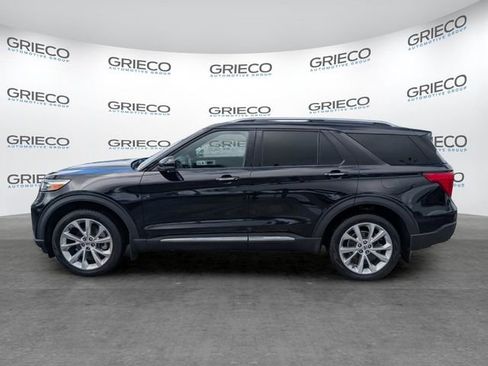 Used 2023 Ford Explorer Platinum w/ Technology Package AWD/4WD image 4
