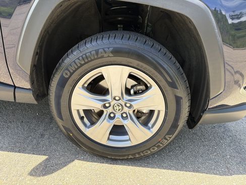 Used 2025 Toyota RAV4 XLE FWD image 12