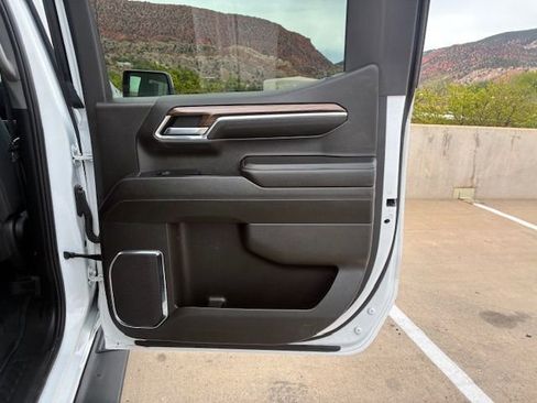 Used 2024 Chevrolet Silverado 1500 LT Trail Boss w/ Protection Package AWD/4WD image 17