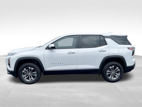 New 2026 Chevrolet Equinox LT w/ Safety and Technology Package FWD image 5