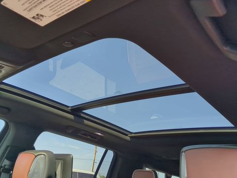 Used 2023 GMC Yukon XL Denali Ultimate image 18