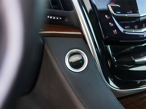 Used 2019 Cadillac Escalade Luxury image 17