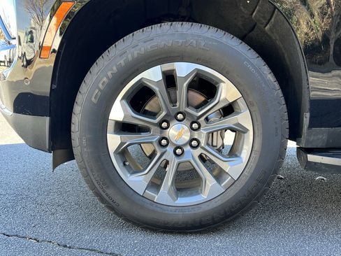 New 2026 Chevrolet Suburban LT w/ Comfort Package image 40