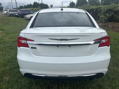 Used 2012 Chrysler 200 Touring FWD image 6