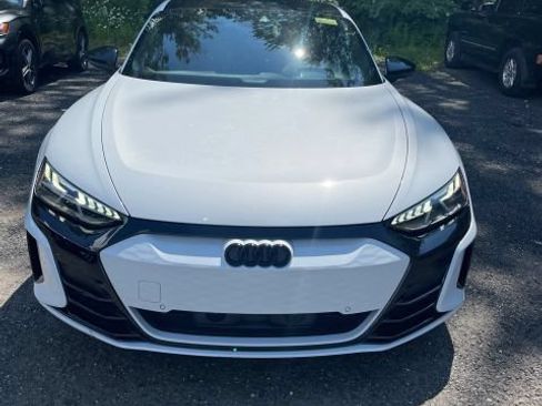 Used 2024 Audi e-tron GT Prestige AWD/4WD image 7