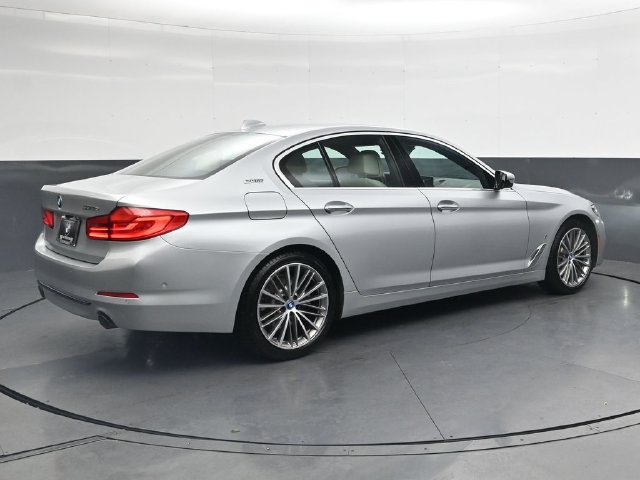 Used 2018 BMW 530e RWD image 4