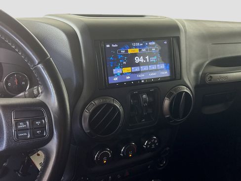 Used 2017 Jeep Wrangler Unlimited Sport w/ Quick Order Package 24S AWD/4WD image 18