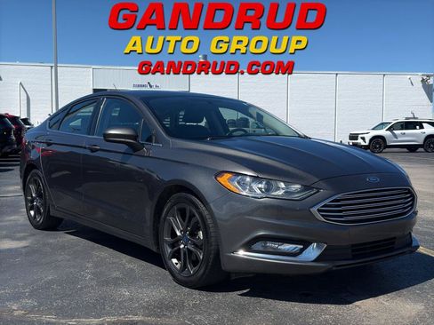 Used 2018 Ford Fusion SE w/ Equipment Group 201A FWD image 1