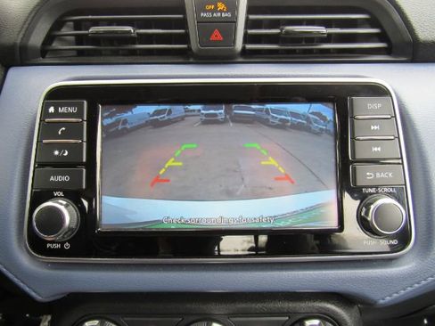 Used 2024 Nissan Versa SV image 8