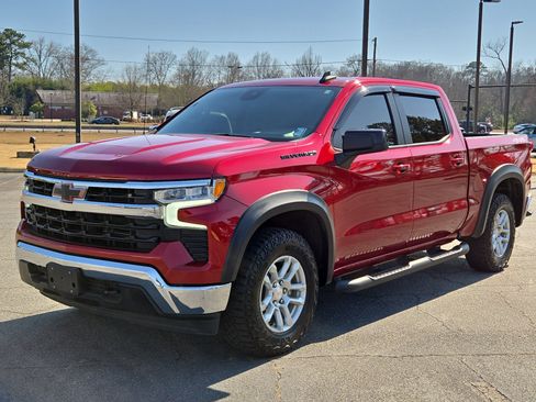 Used 2023 Chevrolet Silverado 1500 LT image 2