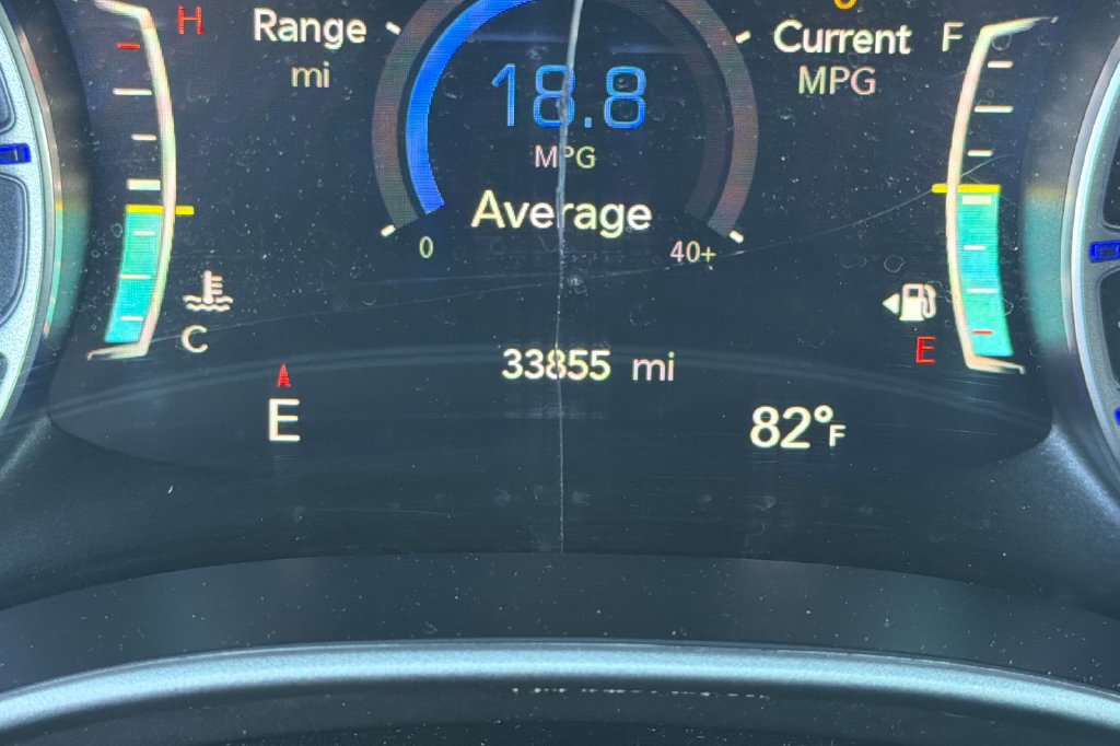 Used 2022 Chrysler Pacifica Touring-L FWD image 35
