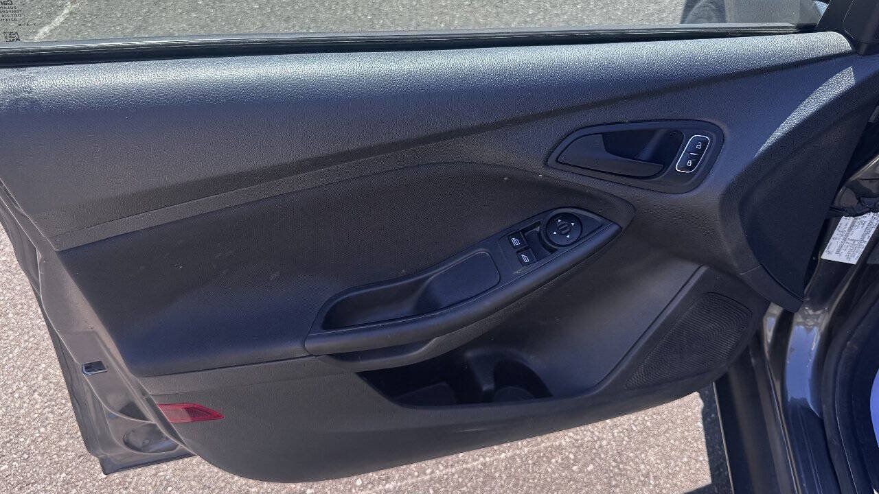 Used 2017 Ford Focus S FWD image 13