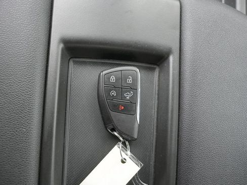 Used 2023 Chevrolet Silverado 1500 LT AWD/4WD image 33